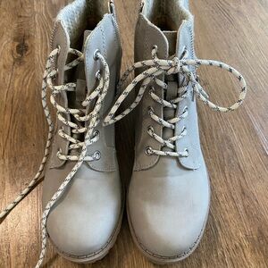 Gray Women's Lace-Up Ankle Boots